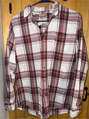 Wrangler Men’s White and Red Plaid Button-Down Shirt- Size Medium-Read